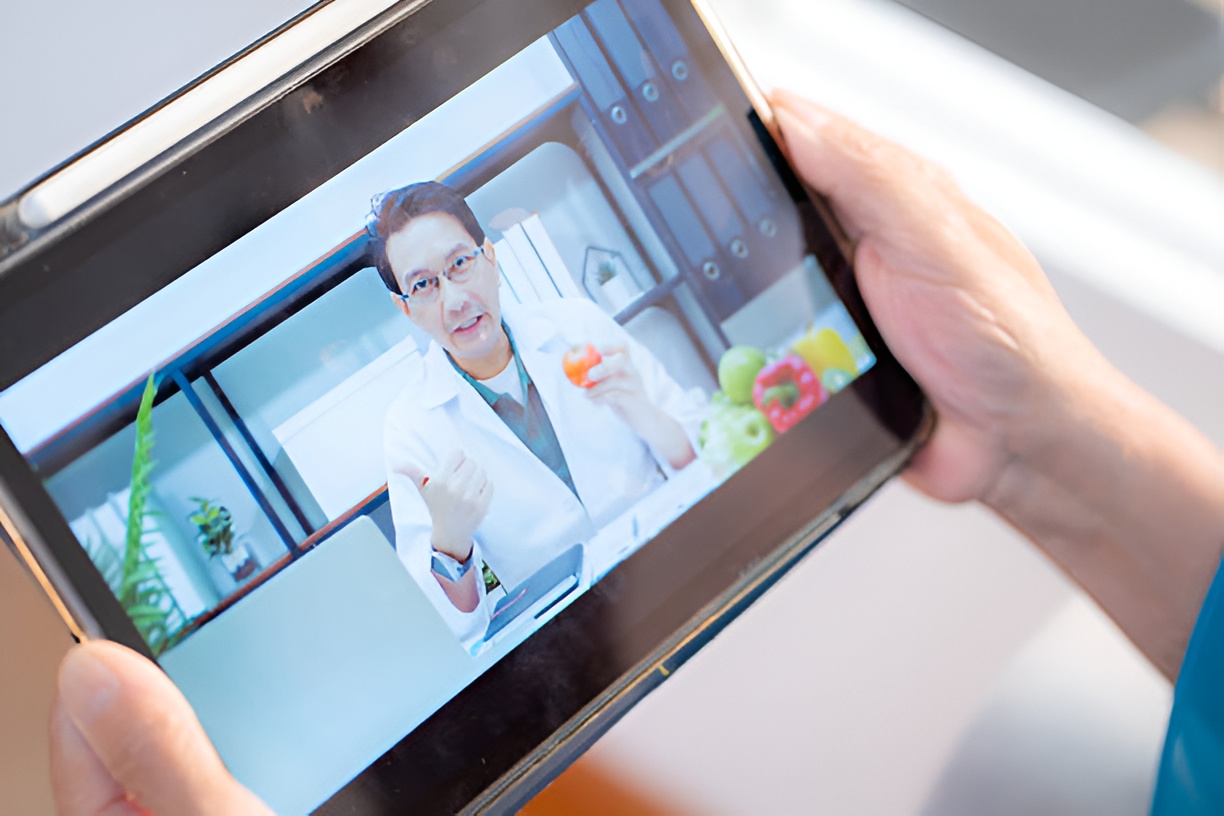 Telehealth dietitian consultation on tablet